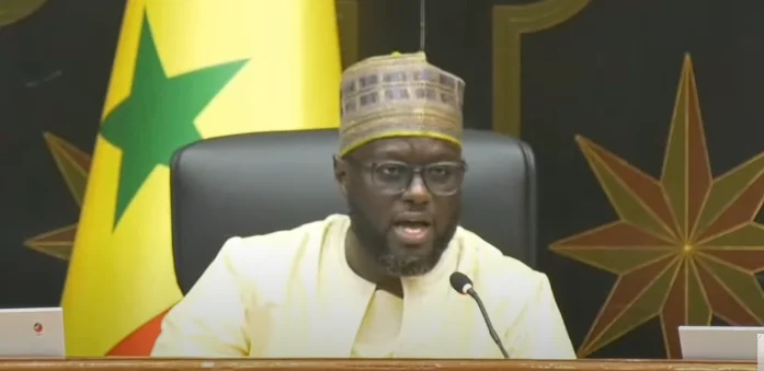 Sénégal : Polémique après des allégations de démission de Sonko, El Malick Ndiaye réagit 1 Levée de l’immunité de Farba : El Malick Ndiaye recadre une députée de Pastef en pleine plénière