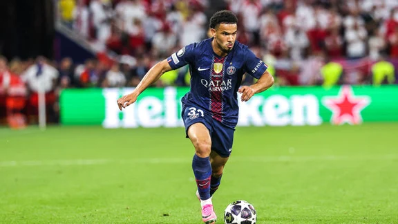 Warren Zaïre-Emery in action for PSG during the Champions League final