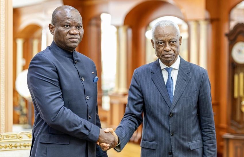Mayor Eugène Mba meeting President Oligui Nguema at the presidential palace
