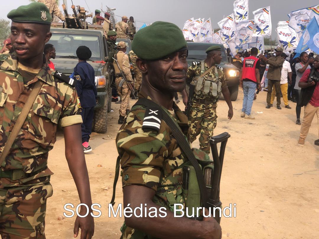 Burundian soldiers securing Congolese official convoys
