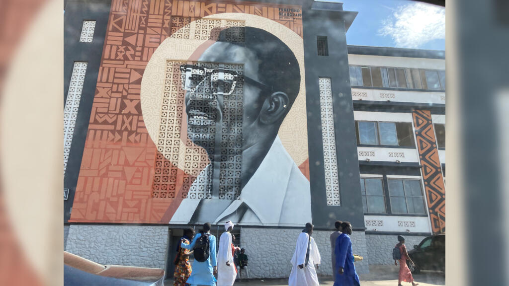 A l’une des entrées du campus, une fresque murale représentant le grand penseur sénégalais Cheikh Anta Diop, qui a donné son nom à l’Université de Dakar.